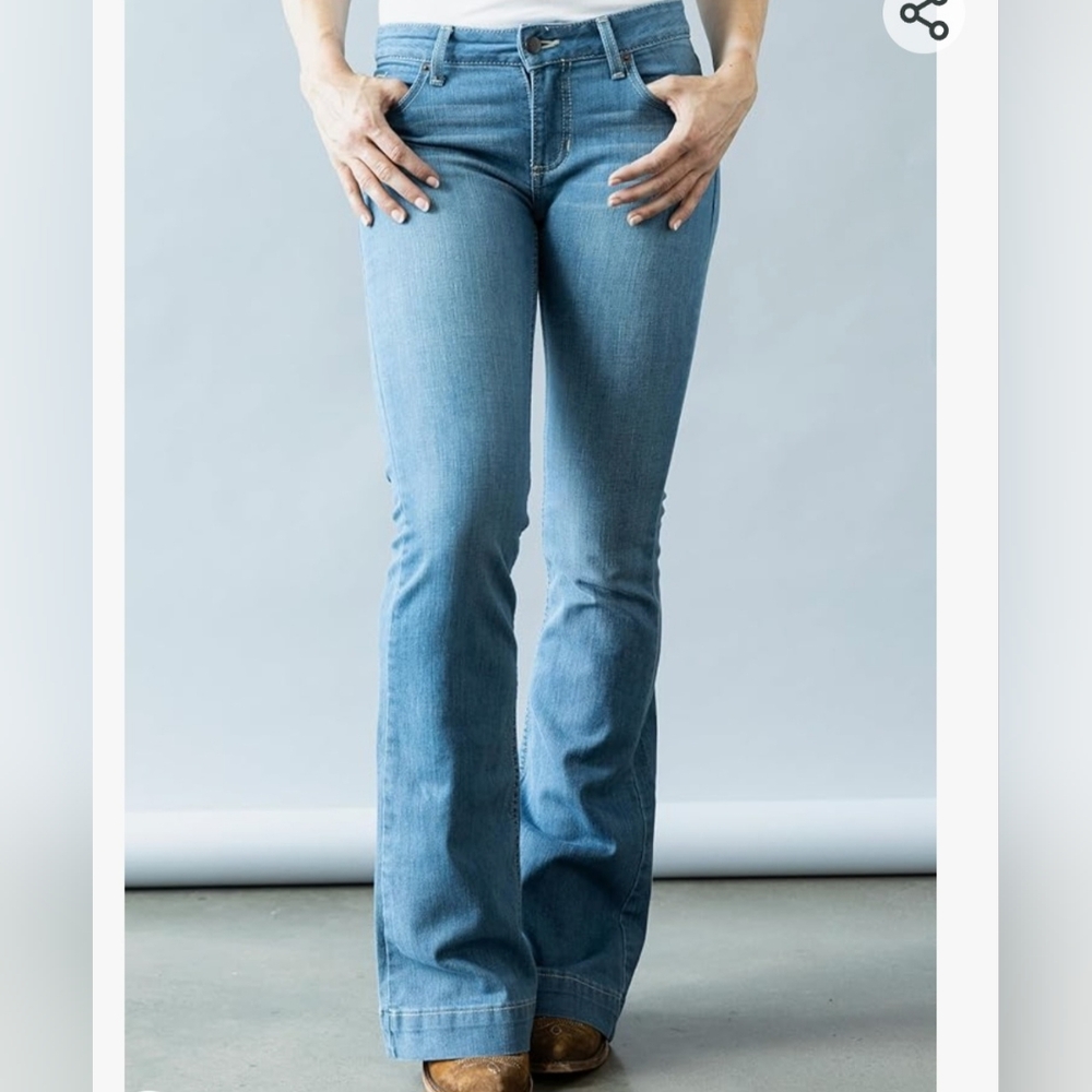 Kimes  Ranch Women's Lola Soho Medium  Wash Trouser Cut Flare Jeans